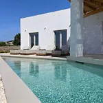 Saliagos Complex With Private Pools