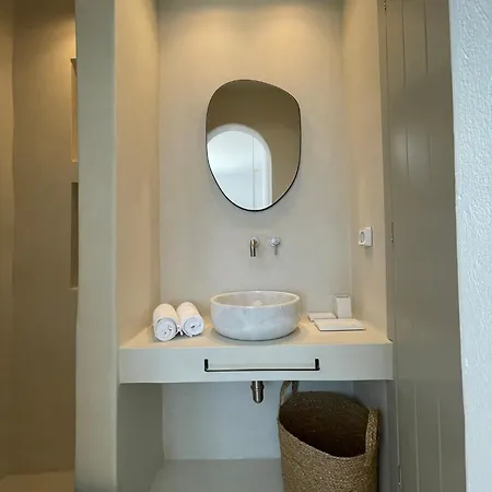 Saliagos Complex With Private Pools