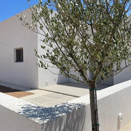 Saliagos Complex With Private Pools *