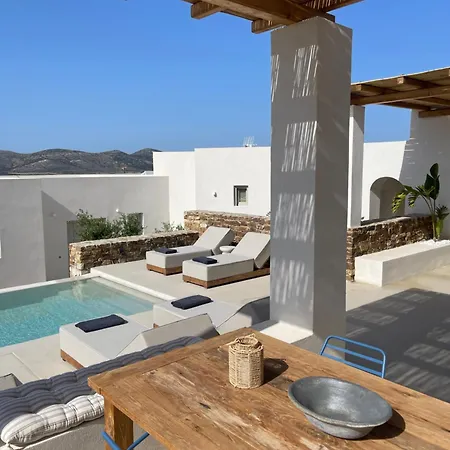 Saliagos Complex With Private Pools