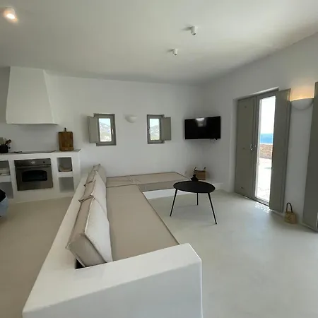 Saliagos Complex With Private Pools