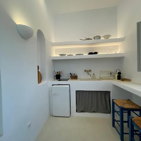 Villa Saliagos Complex With Private Pools *