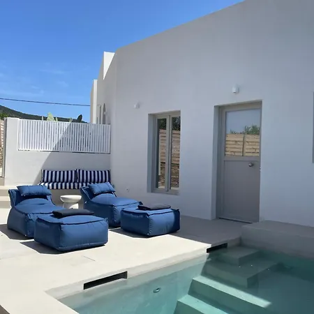 Villa Saliagos Complex With Private Pools *