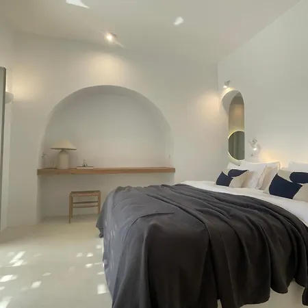 Saliagos Complex With Private Pools