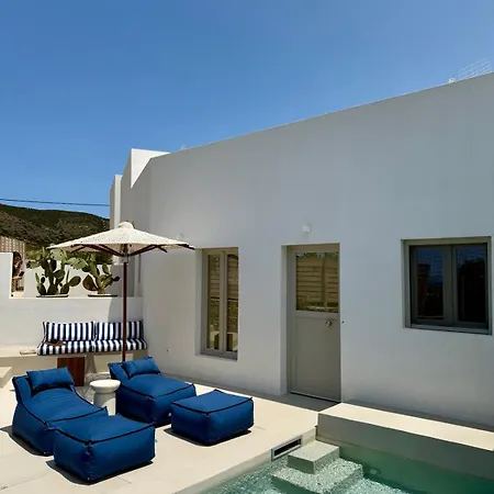 Saliagos Complex With Private Pools