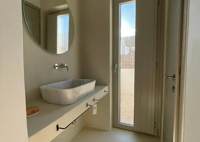 Saliagos Complex With Private Pools