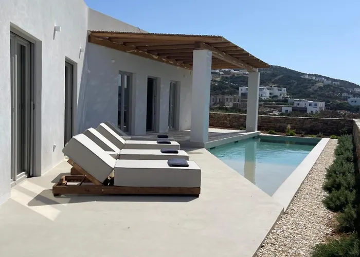 Saliagos Complex With Private Pools Andiparo