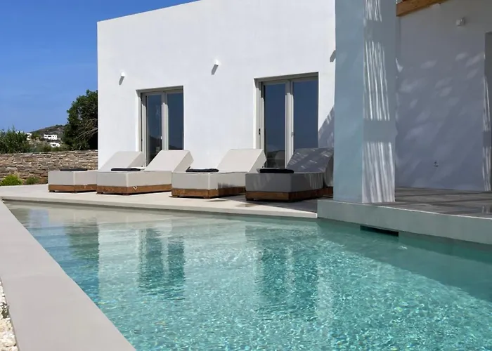 Saliagos Complex With Private Pools