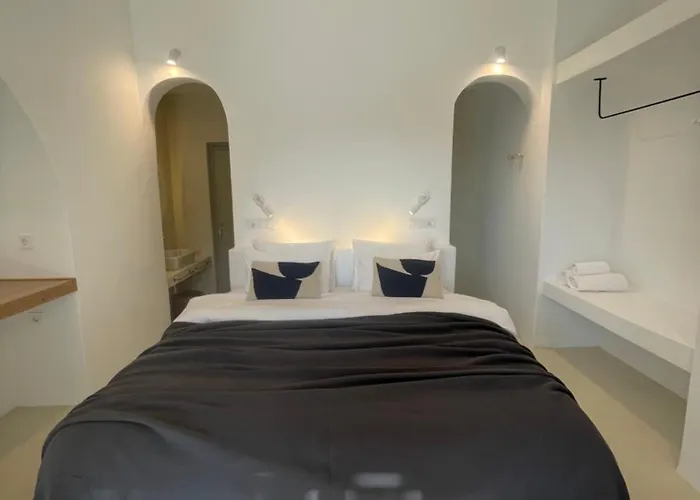 Villa Saliagos Complex With Private Pools *