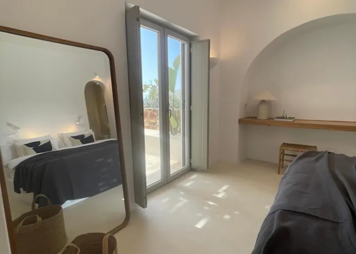 Villa Saliagos Complex With Private Pools Andiparo